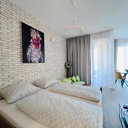 Twoparrots App. With Garage, Balkony, Citycenter Daire *