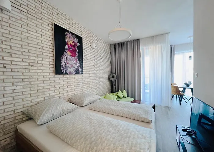 Twoparrots App. With Garage, Balkony, Citycenter Apartmán *